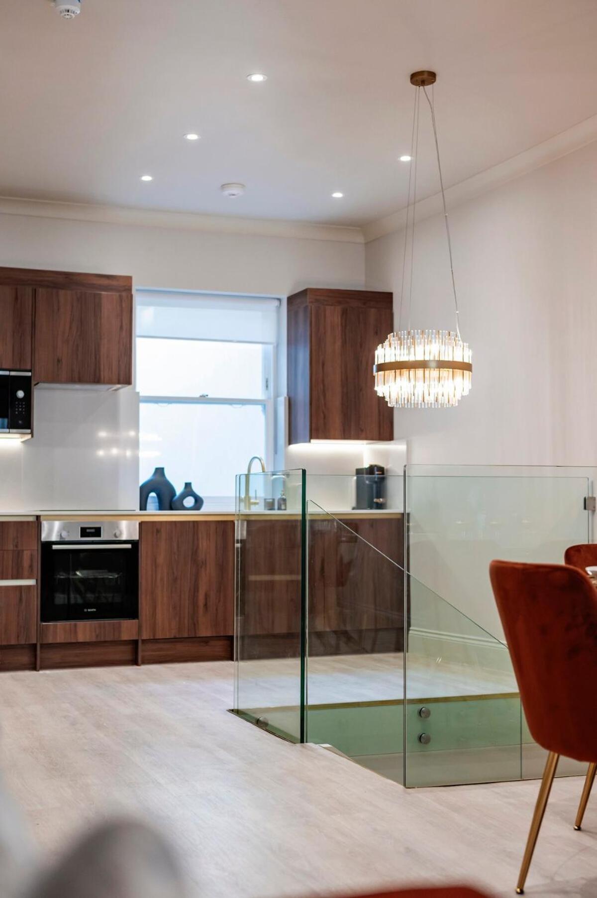 Hyde Park Suites-1 * London