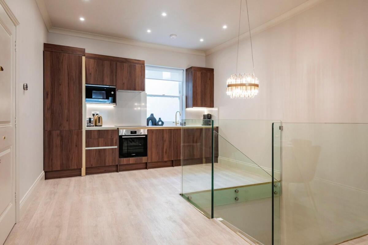 Hyde Park Suites-1 Apartment *